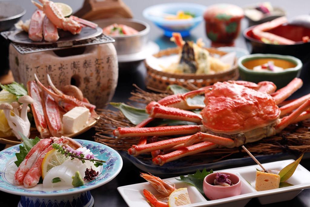 Hotel Kikunoyu Maniwa Экстерьер фото