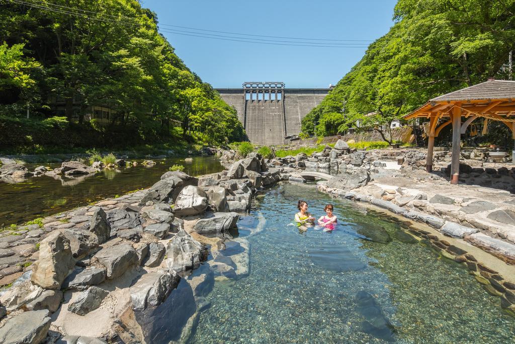 Hotel Kikunoyu Maniwa Экстерьер фото