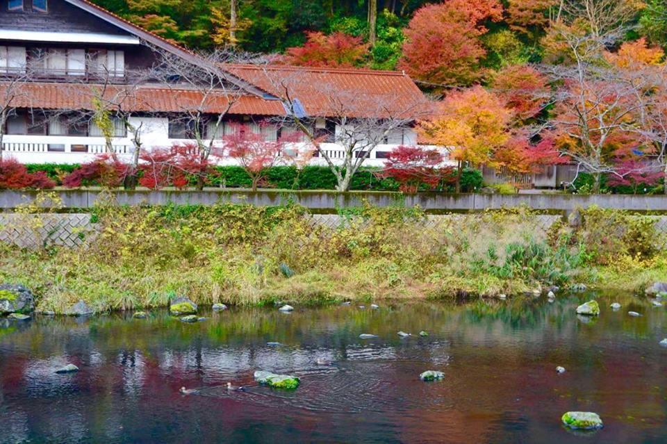 Hotel Kikunoyu Maniwa Экстерьер фото
